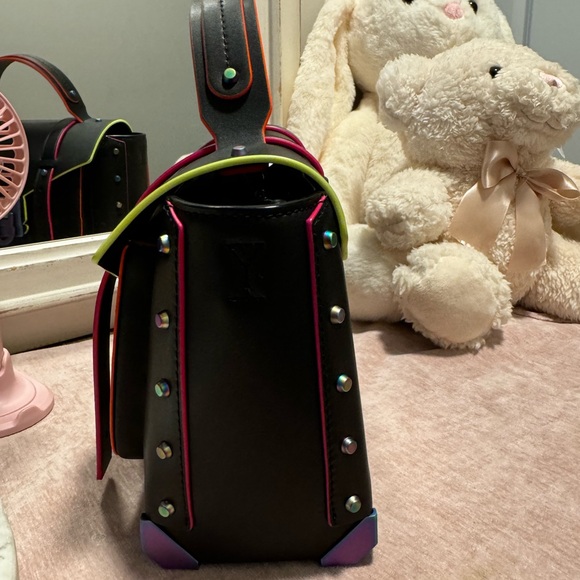 Michael Kors purse - Picture 3 of 9